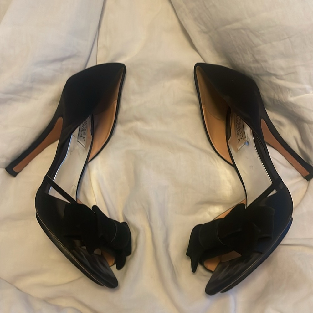 Badgley Mischka Black Open-Toe Bow Heels